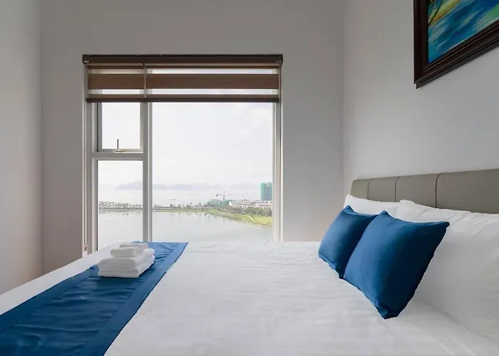 *ha Long @ Bay View-3 Br Apartment *